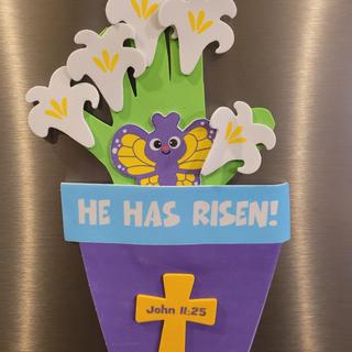 He Has Risen handprint Easter craft!
