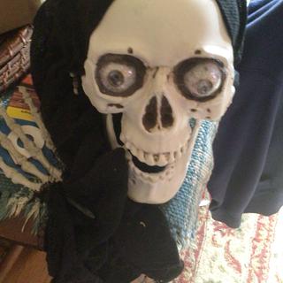 Glue residue over eyes
