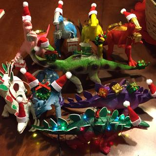 Dinos ready for Santa!