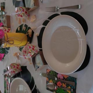 Tropical table setting