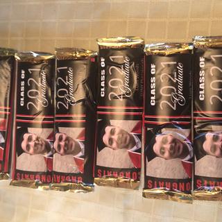 Grad chocolate bar favors