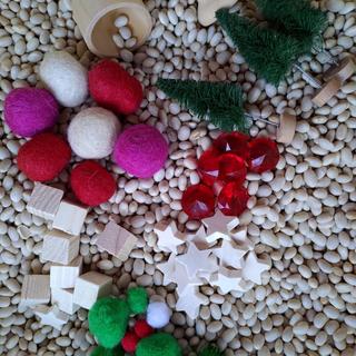 These pompoms were great in my holiday sensory bins!