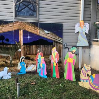 Stable backdrop w/metal nativity