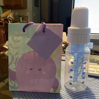 Relation to 4oz Dr Brown baby bottle