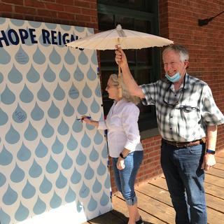 Photo op with raindrop hopes