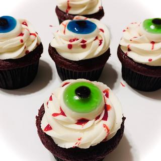 Eyeball cupcakes