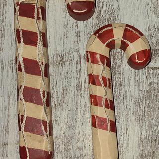 Different color paint &amp; on all the small sized ones the stripe doesn&#39;t go to the bottom