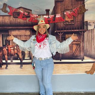 Even for adults can use these western dress up I loved it
