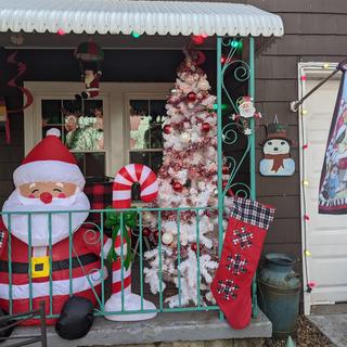 Candy cane in front porch of workshoo