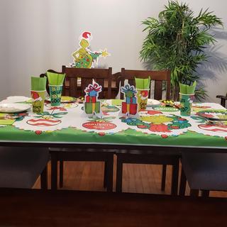 So cute ! Christmas Dinning room setting
