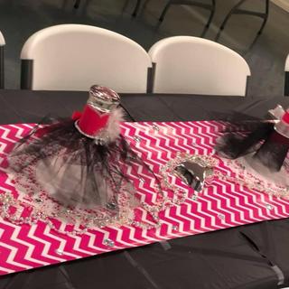 Table runner taped 2