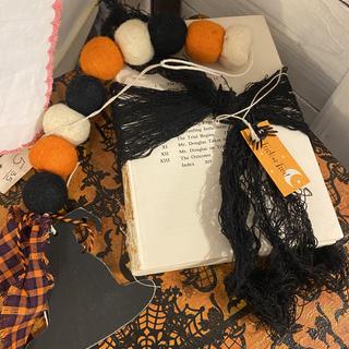 Little felt ball garland