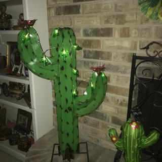 Cactus light strand