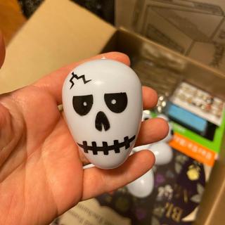 Front and back, assembled. So cute. Could fill with candy.