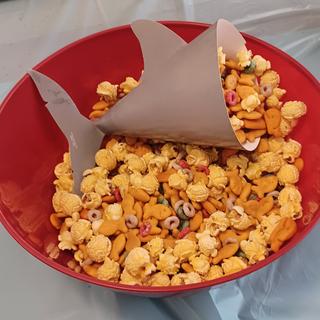 Gejoy 100-Pack Shark-Themed Disposable Food Trays – Perfect For Parties, Nachos, Hot Dogs & Snacks - View #5