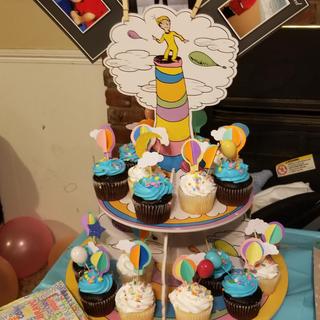 Loved this cupcake stand!