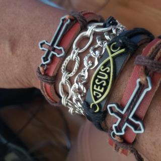 ABSOLUTELY BEAUTIFUL! The JESUS bracelet is also from Oriental Trading!