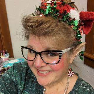 Elf face painter Charlotte