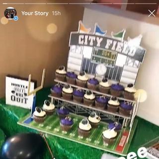 Cupcake holder 