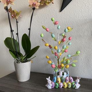 Easter tree w/bunny and egg decor