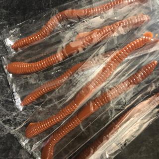 Gummy earth worms