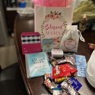 Everything was so so beautiful the ladies love them to thanks so much good quality and just beautifu