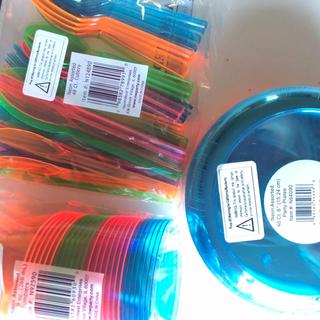 Warning labels located on Cutlery (and matching plates/cups)