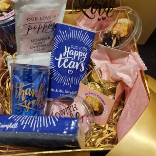 Favor box for the happy couple