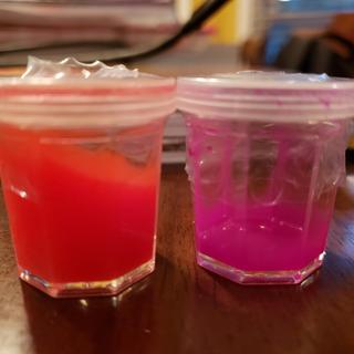 almost no slime in sealed container on right