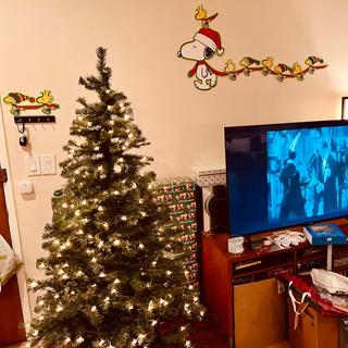 Holiday wall