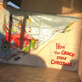 Grinch wall