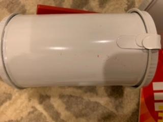 Lids do not open and close well 