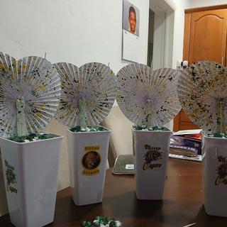 White fans