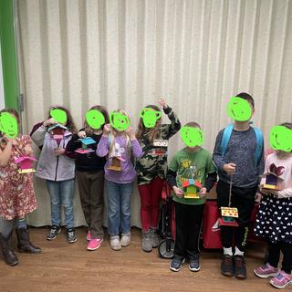 Class bird feeders
