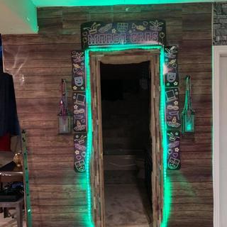 bathroom door decoration