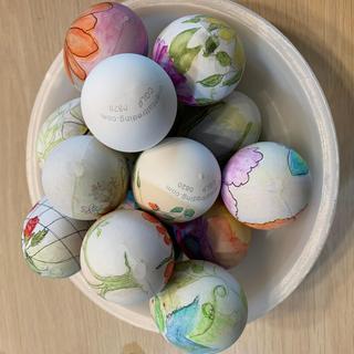 Eggs without OT stamp and those in middle with it.