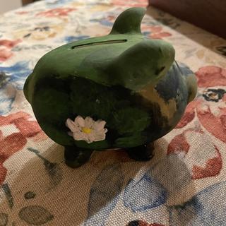 Lily pond pig