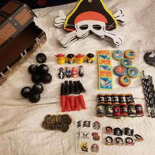 All the items I got in my order (103 in total, including the chest)