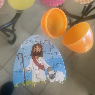 Egg wrapper wording is about the Good Sheperd who knows his sheep - puzzle reinforces the message