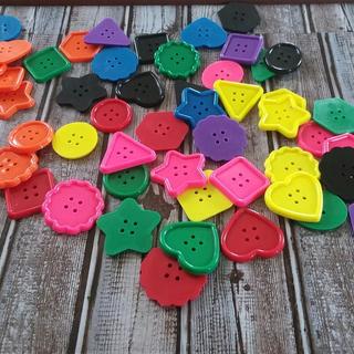 Buttons without matching color mate.