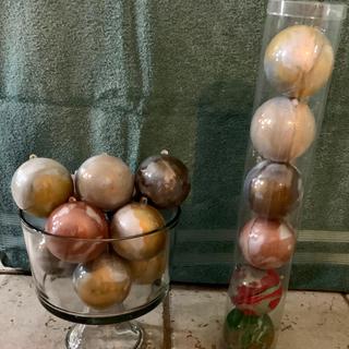 Xmas balls ornaments painting