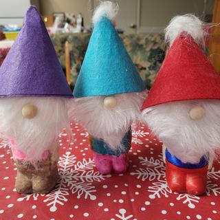 Bobble head gnomes