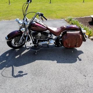 V-Twin Manufacturing Black Butt Bucket Solo Seat - 47-0624 for