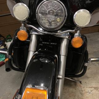 Black/Chrome Engine Guard Crash Bar For Harley Road Glide 1997-2008 (1.25" Tube)
