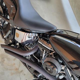 V-Twin Manufacturing Black Butt Bucket Solo Seat - 47-0624 for