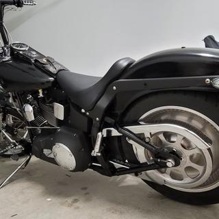 V-Twin Manufacturing Black Butt Bucket Solo Seat - 47-0624 for