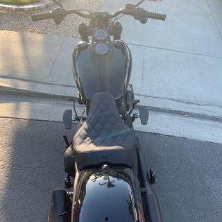 Saddlemen　Renegade LS ソロシート 818-29-002LS Saddlemen Black Renegade Lattice Stitch Solo Seat - 818-29