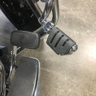 Kuryakyn 7567 Pioli ISO Trident Nero Lucido Per Moto Harley-Davidson - Antivibrazione E Design Aggressivo