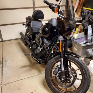 取寄せ Explorer?シート サドルマン Seat - Explorer? - Without Backrest - Stitched - Black - FXDWG 83G50JS #DRAG #83G50JS 取寄せ Explorer?シート サドルマン Seat - Explorer? - Without