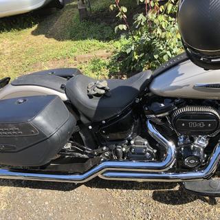 FREEDOM PERFORMANCE マフラーセット Freedom Performance Chrome 33 in. Sharktail True-Duals Exhaust